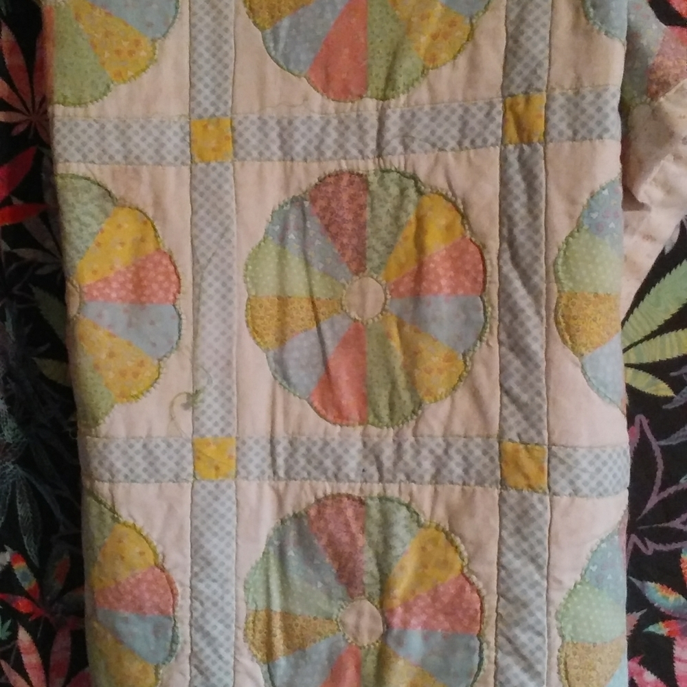 Handmade quilt - Picture 4 of 7